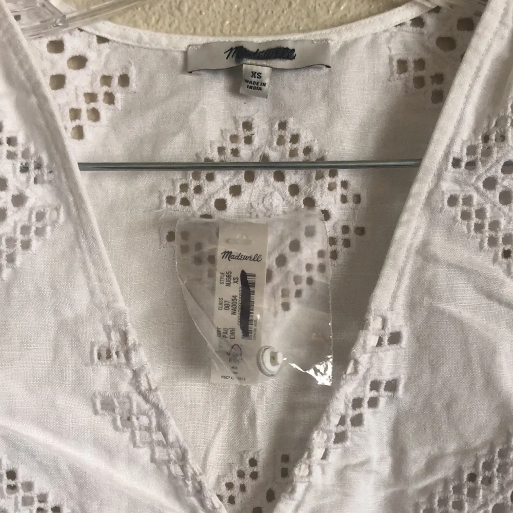 Madewell Eyelet Flutter-Sleeve Top (Size XS) - Picture 5 of 8